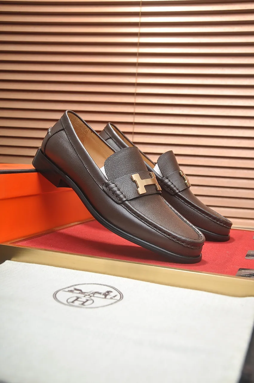 Men's shoes💰540💶[HERMES] (cowhide lining)🍀Italian top luxury🍀He does not pursue novel styles and gorgeous colors, but attracts the favor of successful men with his flawless, elegant and classic style. Formal leather shoes This very comfortable, simple and stable style allows you to easily match any style! The pattern is absolutely 1:1 refined from the original case, and we strive for excellence in materials, imported cowhide + cowhide lining💪💪💪extraordinary texture👍! .Code number: 38-45 (45 customized)